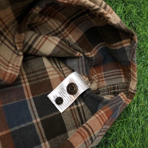 Plaid Wolverine Workwear Flannel Front Pocket Long Sleeve - Picture 4 of 5